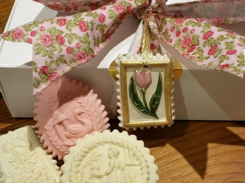 Mother's Day Cookie Box with Ornament